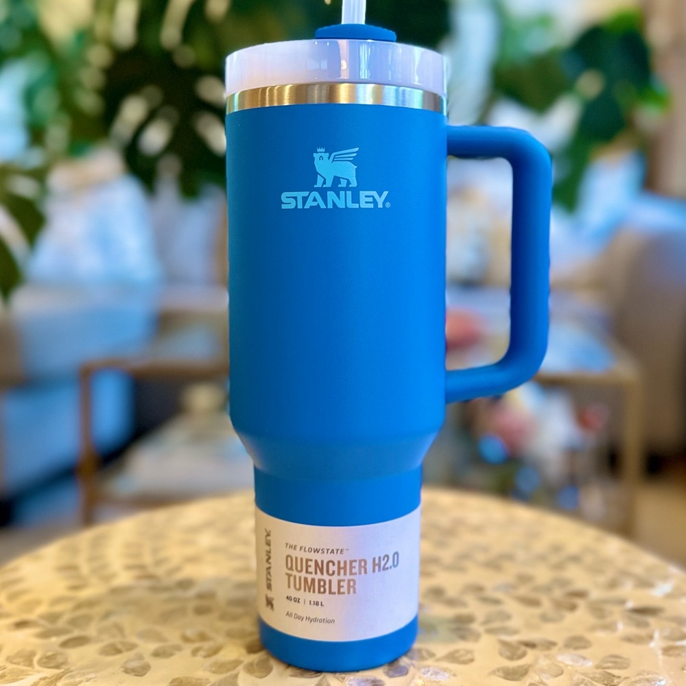 NWT Stanley 40 oz Blue Quencher H2O Insulated Tumbler w/ Handle & Straw Reusable